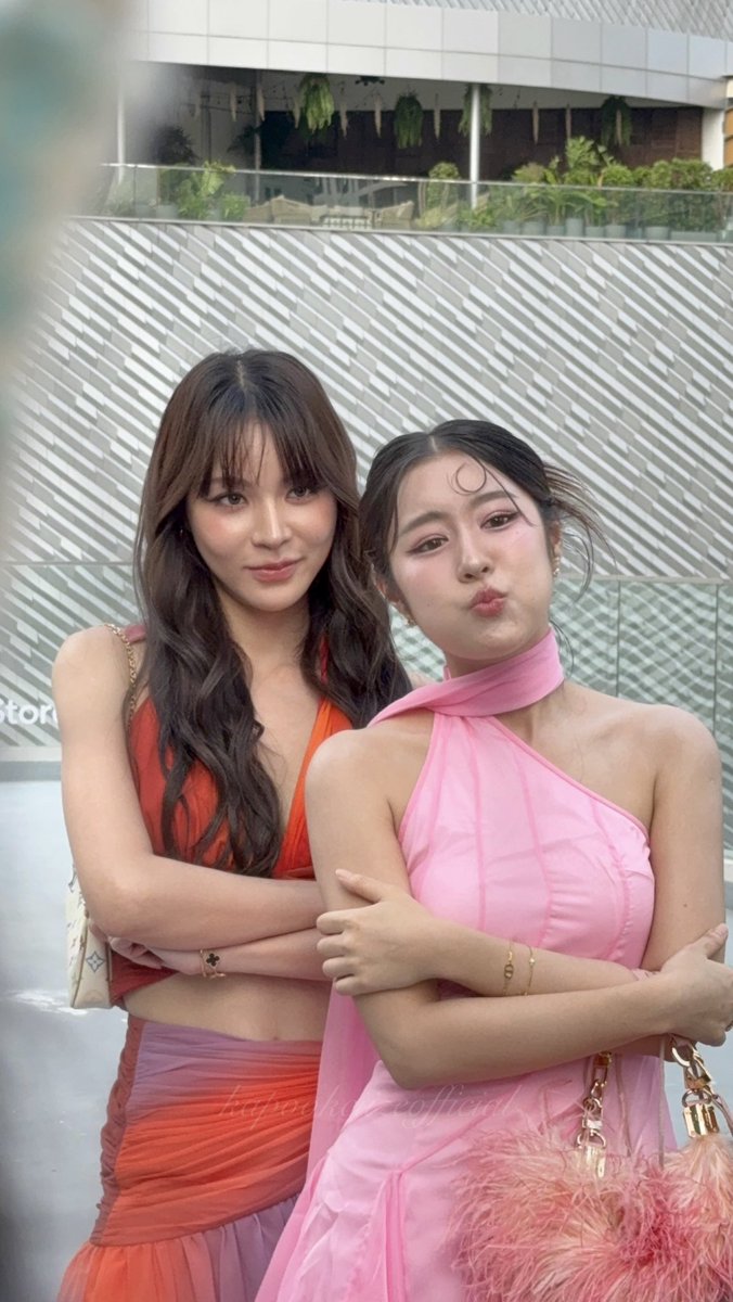 erthathestan's tweet photo. why are they like this, i love them so much 😾😾

KAPOOKCIIZE AT STOLEN OPENING 
#StolenOpeningXKapookCiize https://t.co/VTn2W7XAu9