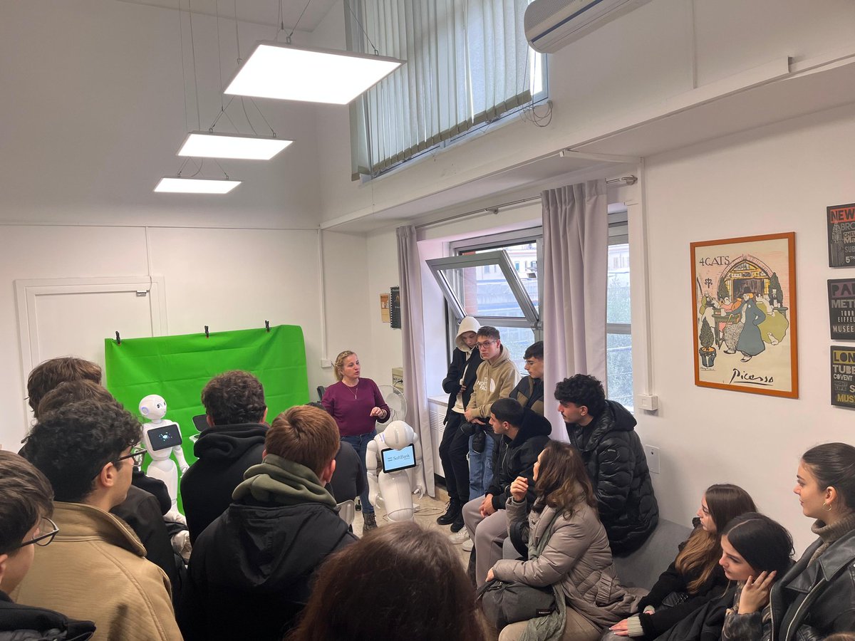 PriscaLab's tweet photo. Students meeting our robots for the Open day at #priscalab @UninaIT #HRI #Robotics #ComputerScience #informatica #Naples https://t.co/KLZbpeJSN9