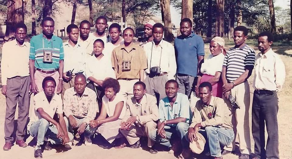 Pioneer Kenya 🇰🇪 Cartographers, 
Geospatials (photo) who pioneered most mapping activities &amp; revolutionised the Cartography industry, mainly at Survey of Kenya. 
Mr. Enos Ondiek, 4th standing from the right, headed KISM Cartography till retire

Photo 📸 : Austine Okanga Archives