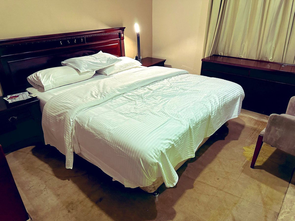 central_sage's tweet photo. HÔTEL #LEDYA hôtel ya musuni na #MATADI …
nalali lokola bébé 👶🥳🥳🥳🥳 https://t.co/SGyY4GswQg