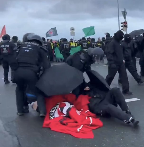 Julius Böhm tweet media