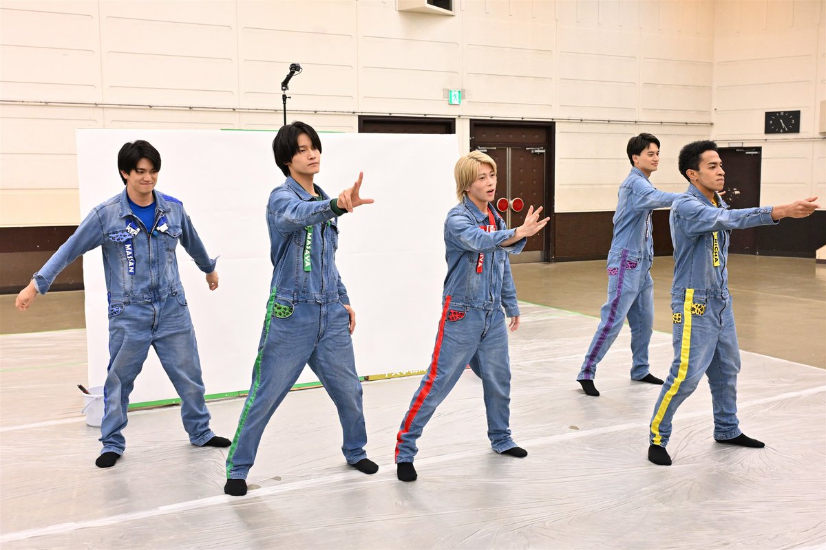 mosoページ Aぇゐこ衣装 正門 mosoページ Aぇゐこ衣装 正門