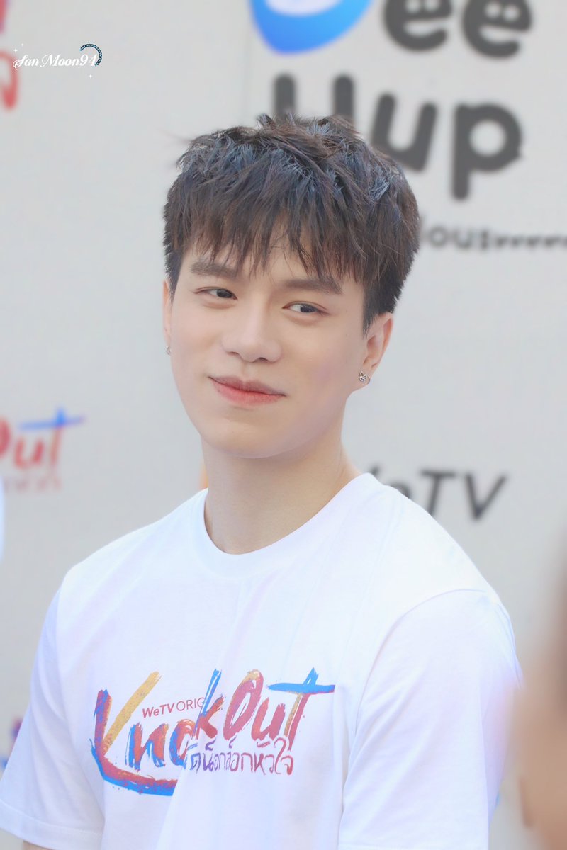 sanmoon948's tweet photo. [110125] ~ 

หล่อจังงง😁🥰

#บวงสรวงKnockOut
#KnockOutTheSeries #หมัดน็อกล็อกหัวใจ
#wiset  #WiWiset  #wiwitestt
#WeTVth #WeTVOriginal
#DeeHupHouse #DeeHup https://t.co/3WEXMzdV4h