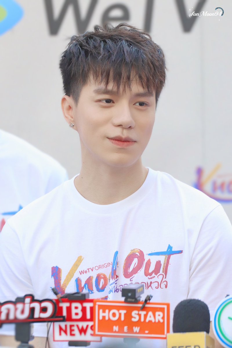 sanmoon948's tweet photo. [110125] ~ 

หล่อจังงง😁🥰

#บวงสรวงKnockOut
#KnockOutTheSeries #หมัดน็อกล็อกหัวใจ
#wiset  #WiWiset  #wiwitestt
#WeTVth #WeTVOriginal
#DeeHupHouse #DeeHup https://t.co/3WEXMzdV4h