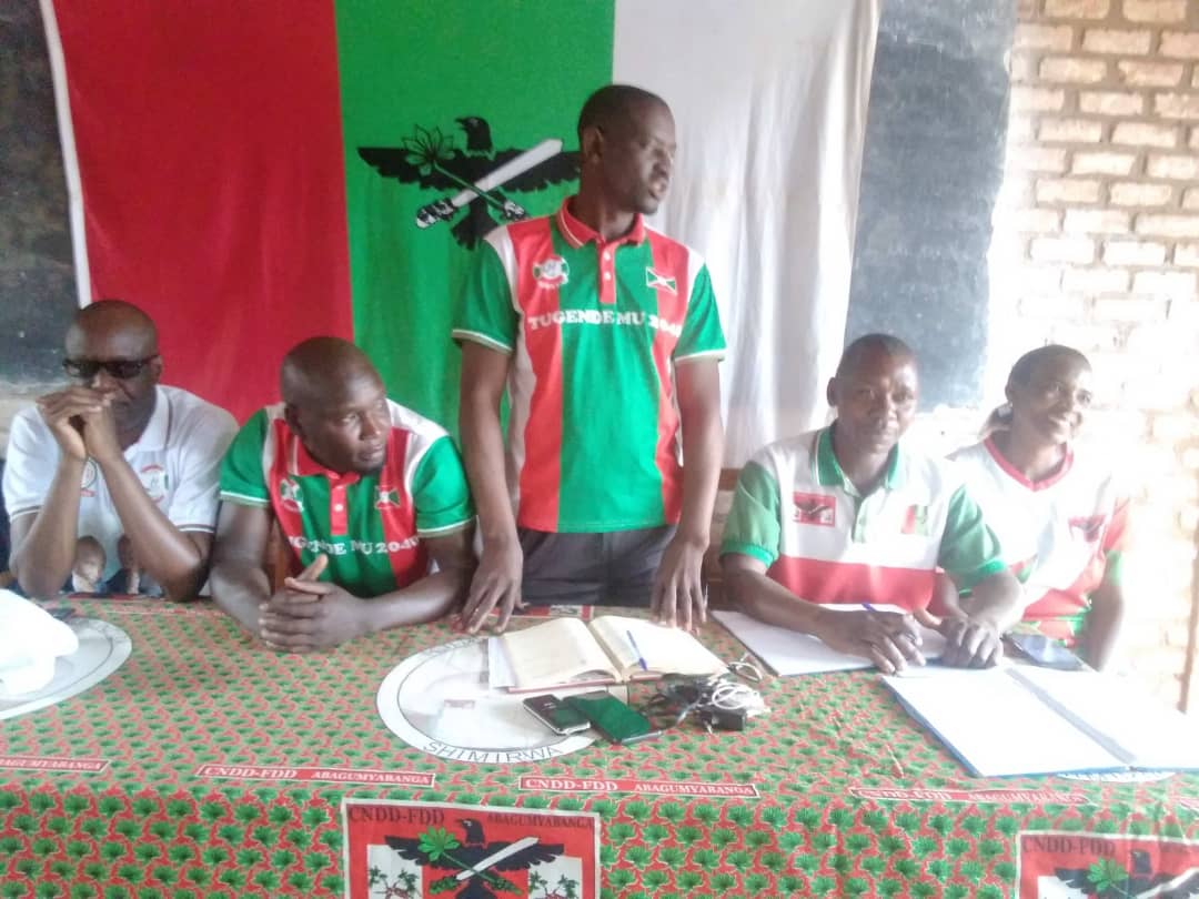 ElyphaseNd65320's tweet photo. #burundi,@CNDD_FDDGitega #commune mwaro.le 11/1/2025 ubuserukizi bwa @CnddFdd #communemwaro bwatunganije inama kundongozi zose zomuri #zone #rorero. https://t.co/dbSpibLs6d