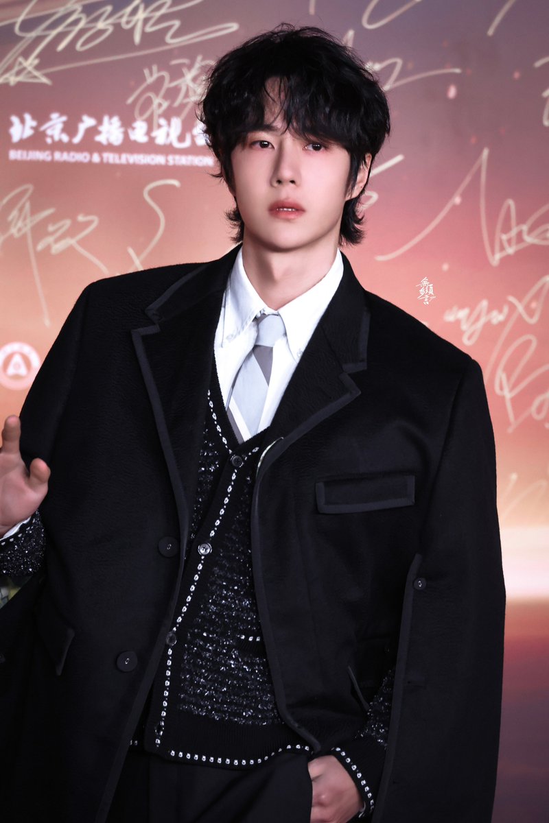 2amWangYibo's tweet photo. WANGYIBO SHINING MOMENT #YIBOxWB2024Night #WangYibo

ลุคนี้คืออีกหนึ่งตำนานแน่นอน https://t.co/yk4WYSMCrS