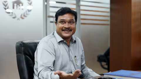 TGRising's tweet photo. #LPC Chairman @RanganathAV1  assures a permanent solution to the Durgam Cheruvu #FTL issue within 4 months, with #engineers from #educational institutions involved in the determination #process. 

#LakeProtection #DurgamCheruvu #Hyderabad #TelanganaRising #Lakes #FTLResolution https://t.co/fHOfJbUl3C