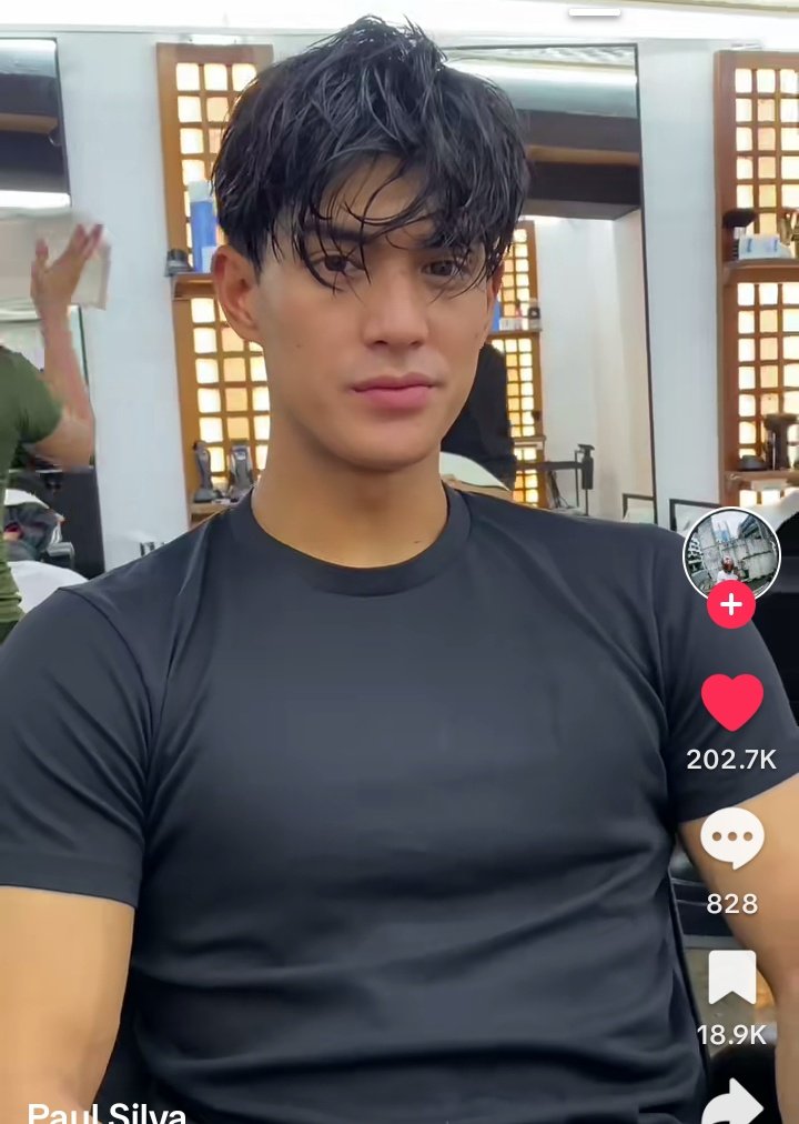 sc444rlet's tweet photo. ANG GWAPO OH MY GODDDDDD 😭😭😭😭💘💘🙏 https://t.co/1b9RREBvY9