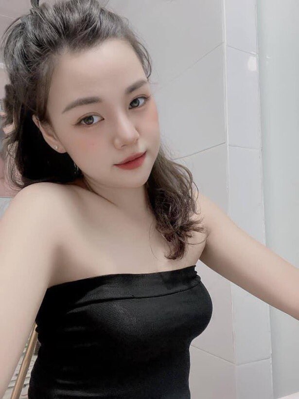 مدمن التلفاز المتواضع بشكل يثير الغضب. ساحر بمهارة تويتر متعصب. طالب. مدمن الويب. عالم الكحول المتمني.