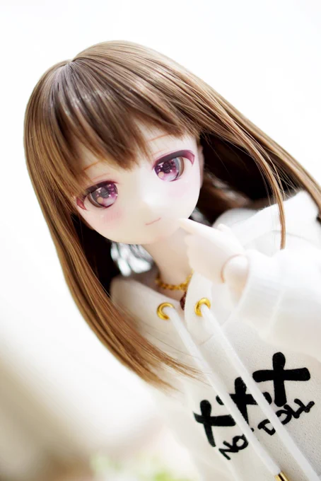 しかしドールってウイッグやお洋服で別人のようになりますね。右の仮の姿も好きでした 
