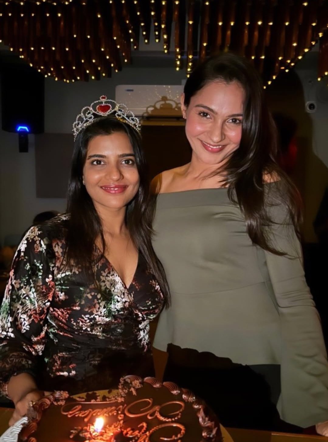 GhAR1FFasAAP-CD?format=jpg&name=large