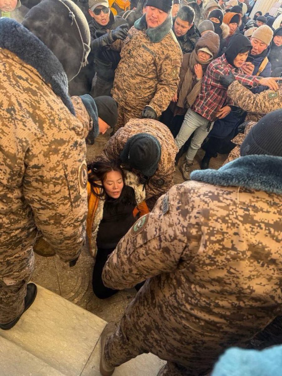 Хүн үхэж гэмтвэл хариуцагч нь цаад талд бүжиглээд байж байгаа шүү