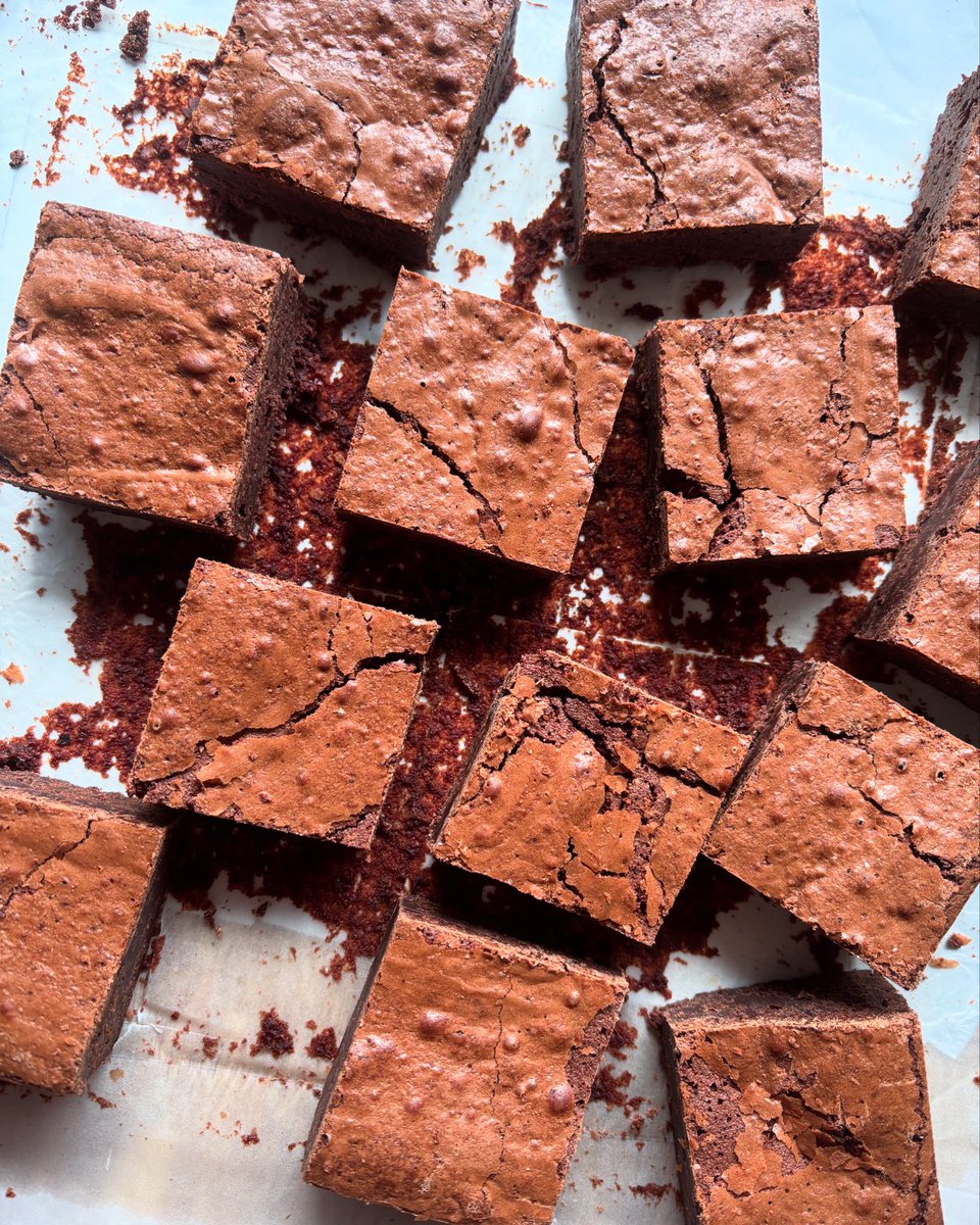 วันนี้ชอบรูปบราวนี่ที่ถ่ายมาก ขอลงแอคนี้ด้วยละกัน
 #mookziixkitchen