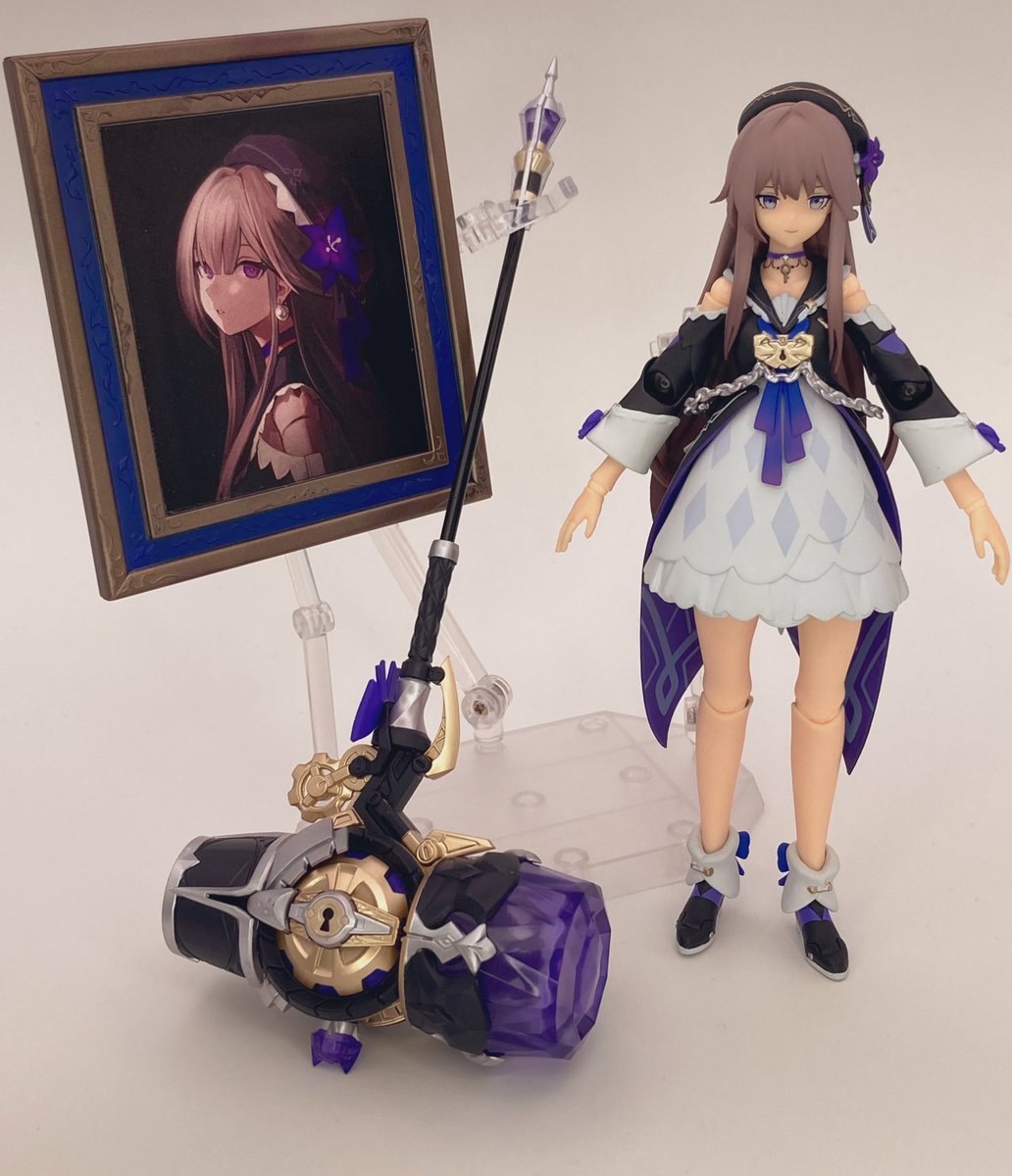 アメイジングヤマグチ、リボルテックのヘルタ(黒塔)。武器や肖像画