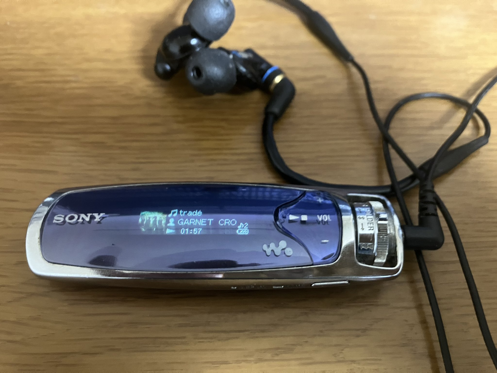 NW-S705F 2GB ウォークマン 香水瓶 動作確認済み NW-S705F 2GB ウォークマン 香水瓶 動作確認済み NW-S705F 2GB