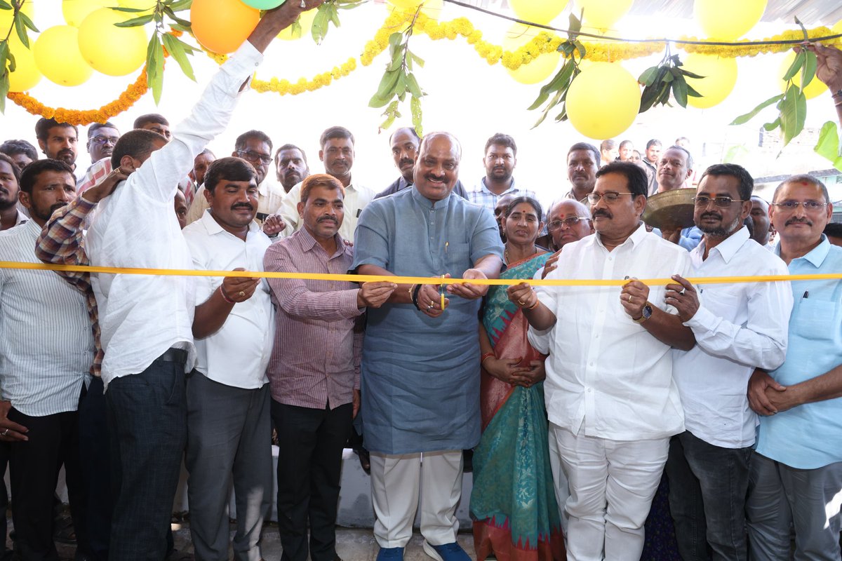 katchannaidu's tweet photo. పాడి పరిశ్రమ అభివృద్ధికి ప్రత్యేక చర్యలు తీసుకుంటున్నాము. పాడి సంపద అభివృద్ధికి, పశు పోషకుల సంక్షేమానికి సమగ్ర ప్రణాళిక సిద్ధం చేస్తున్నాము. శ్రీకాకుళం జిల్లా రేగులపాడులో మినీ గోకులం గోశాల ప్రారంభించాము..
#minigokulam
#milkproduction
#AndhraPradesh
#atchannaidu https://t.co/0Vx8FnwzS3