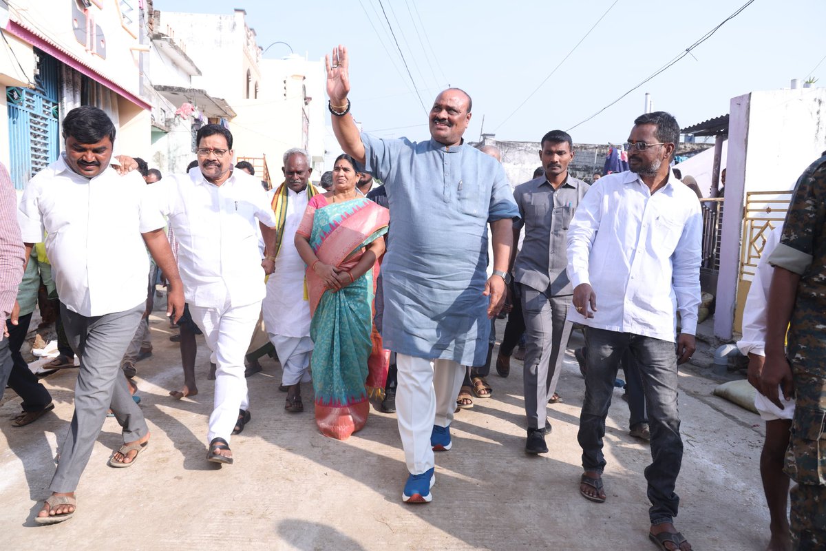 katchannaidu's tweet photo. పాడి పరిశ్రమ అభివృద్ధికి ప్రత్యేక చర్యలు తీసుకుంటున్నాము. పాడి సంపద అభివృద్ధికి, పశు పోషకుల సంక్షేమానికి సమగ్ర ప్రణాళిక సిద్ధం చేస్తున్నాము. శ్రీకాకుళం జిల్లా రేగులపాడులో మినీ గోకులం గోశాల ప్రారంభించాము..
#minigokulam
#milkproduction
#AndhraPradesh
#atchannaidu https://t.co/0Vx8FnwzS3