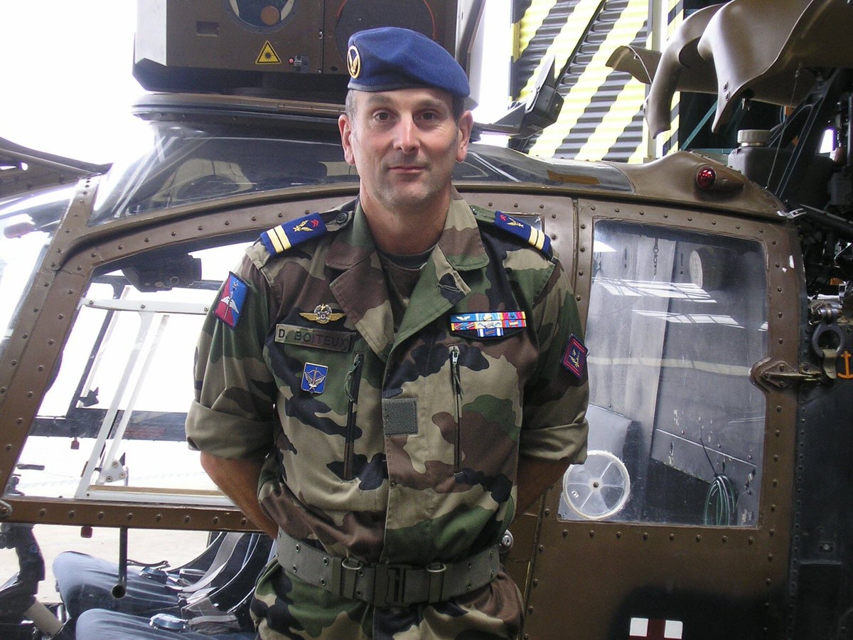 TheatrumBelli's tweet photo. 11 janvier 2013 : lancement de l’opération #Serval (#Mali). Galerie photos sur TB.
Mort au combat du chef de bataillon Damien Boiteux (#4eRHFS)
https://t.co/8r6vopgQjW https://t.co/ZRB9BRvdbb