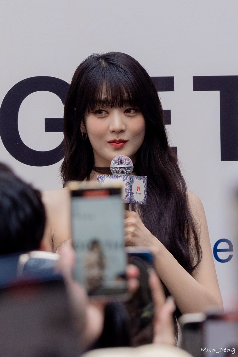 Mun_Deng's tweet photo. 250111 Chagee VivoCity Flagship Store Grand Opening

#GIDLE #여자아이들
#MINNIE #민니 https://t.co/gL9uoBFrKi