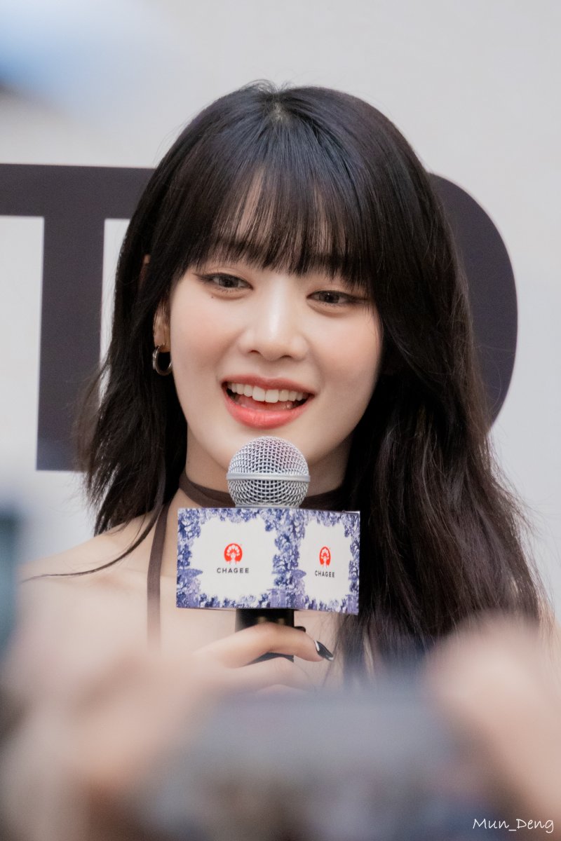 Mun_Deng's tweet photo. 250111 Chagee VivoCity Flagship Store Grand Opening

#GIDLE #여자아이들
#MINNIE #민니 https://t.co/gL9uoBFrKi