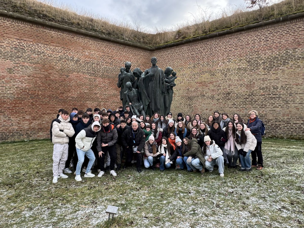 conocer_el_holocausto tweet media