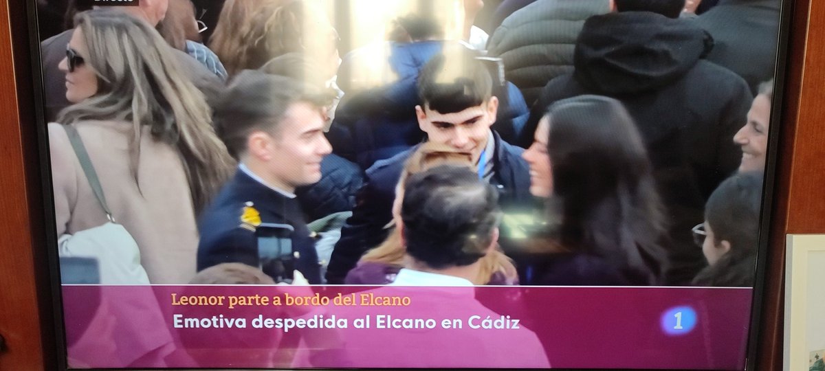 frajafea's tweet photo. @rtvenoticias @rtve Por favor cuando os daréis cuenta que los títulos que ponéis cuando retrasmitis algo hace perder parte del evento o imagen sea cuál sea el acto que deis... https://t.co/KyY02iCBv5