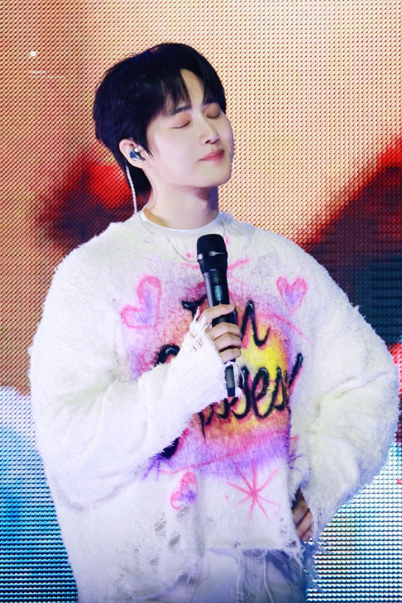 expiatory_exo's tweet photo. 🇰🇷｜250111｜SMTOWN Live 2025

❄️

#EXO #엑소 #SUHO #수호 #김준면 #金俊勉 #SUHOME #SUHOMEinHK #SMTOWN_LIVE_2025 #SMTOWN https://t.co/KgJsGdxP3A