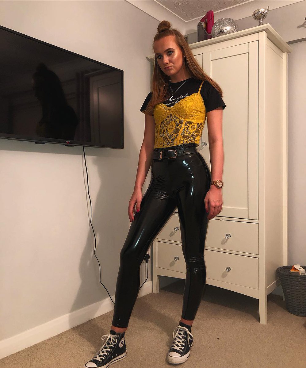 LeatherFanatik's tweet photo. long shiny legs 🥵 https://t.co/wouJRRdhbF