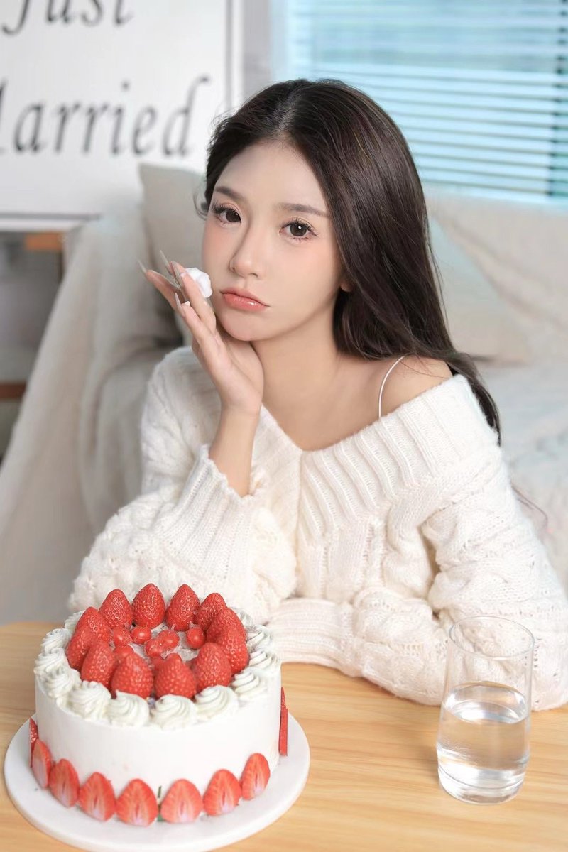 谁在这种辣鸡行情里赚钱了？？出来请我吃真的草莓小蛋糕🧁