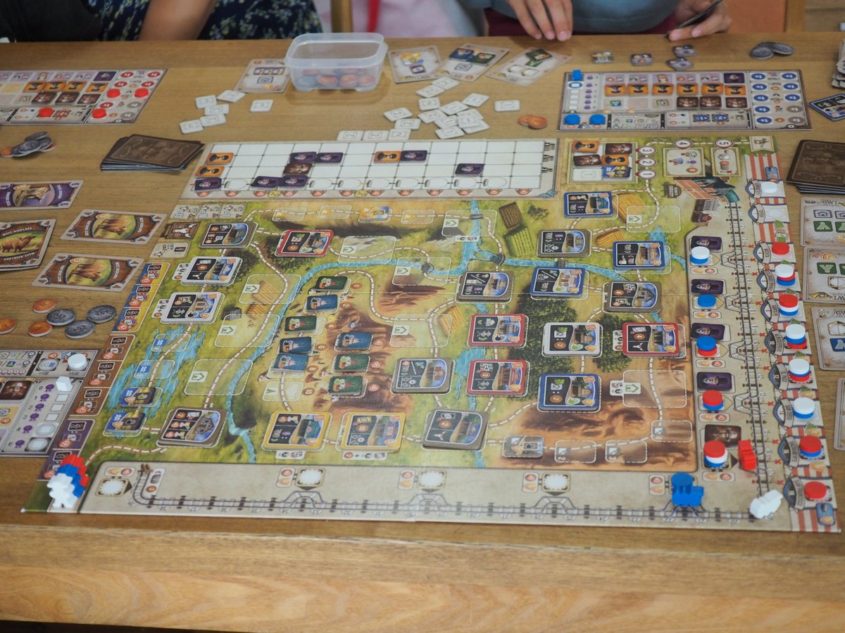 matz_jon's tweet image. 「グレートウエスタントレイル／GWT」は、マニア系ボードゲームに手を出し始めた頃、海外通販で購入した思い出の商品っ！それが今や中古3000円台で売ってるなんて驚きだぜっ（たぶん第２版が出たのが原因）。間違いなくお買い得だっ。飛び付けっ！
#GWT