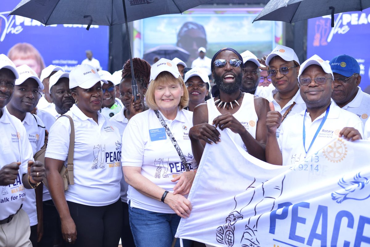 rct_nangabo's tweet photo. This morning we witnessed RI President Stephanie Urchick flagging off the Rotary Peace walk at the Makerere university, marking a significant step towards fostering peace and global understanding within our community.
#RotaryPeaceWalk | #RIPresidentsVisitsUG
@rotaryug https://t.co/uJExARNgxq