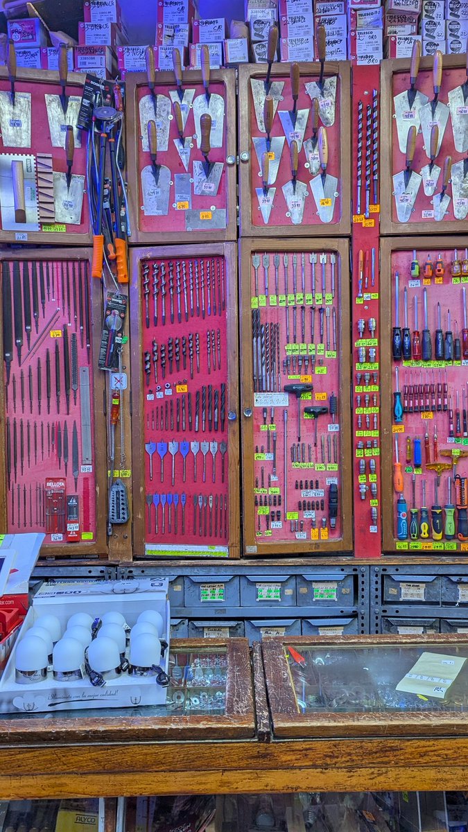 Itineratur tweet media