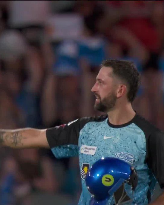 109 runs. 54 balls. 17 boundaries.  That was EPIC from Matt Short! 📹 Credits: Twitter/BBL