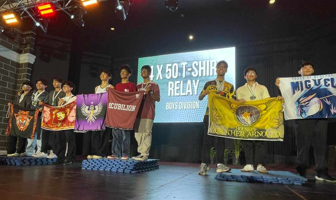 LeviofLEV's tweet photo. JUST IN: Maison de Parménie clinches first place in 4x50 T-shirt Relay Boys, while Maison de Rheims and Maison de Rouen earn second and third place, consecutively.
#LEVCoverage
✒: Hannah Mikhaelle Cristobal
📸: Charlize Montenegro https://t.co/PhZXrLlvak