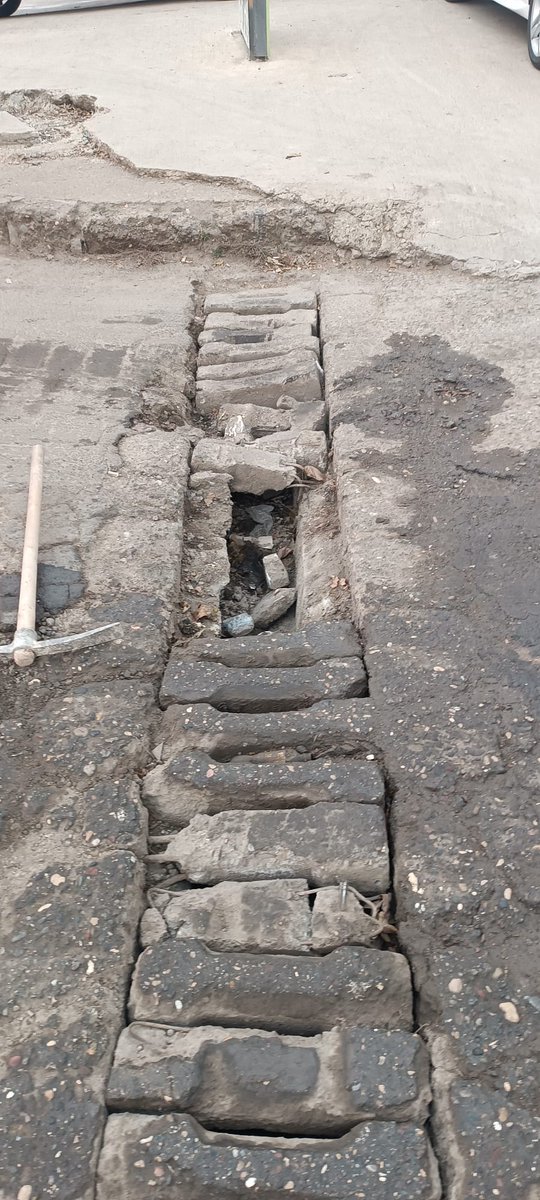 Taleplerimiz doğrultusunda Sanayi Sitemizde kanalizasyon, menfez ve ızgara çalışmaları devam etmektedir. Başta <a href="/sanliurfabld/">Şanlıurfa Büyükşehir 🇹🇷</a> Bşk. Sn.Mehmet Kasım Gülpınar olmak üzere <a href="/suskigm/">ŞUSKİ GM 🇹🇷</a> Sn.<a href="/IzolEmin/">Emin İzol</a> ve tüm ilgililere şahsım, Yön.Kur. ve esnafım adına teşekkür ederim.