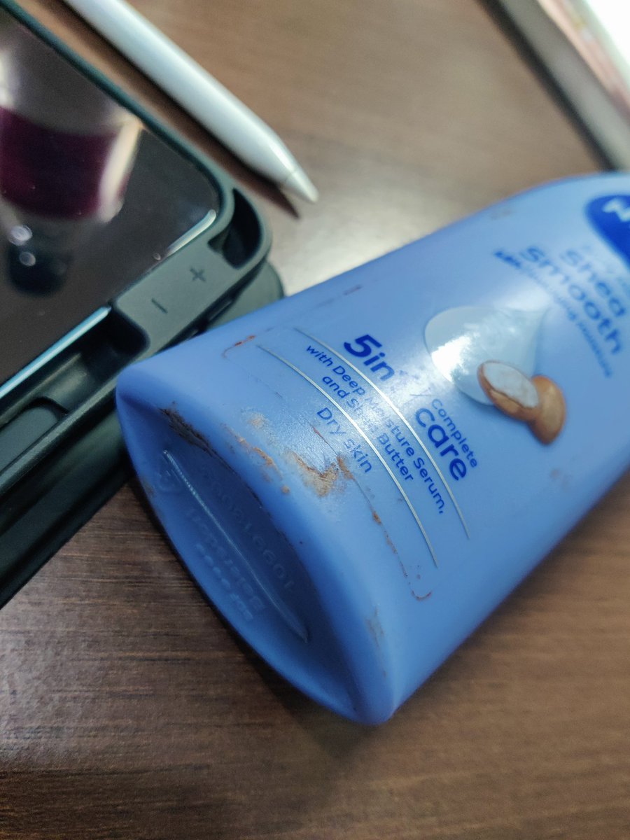 NavshrutiSingh's tweet photo. @ZeptoNow 
Struggling to get help from the Support Team. It's been an hour. 
Is this the price that we customers have to pay for using Zepto Supersaver? 
These are the images of the product I received in exchange for the same product (which was half empty). https://t.co/W1GXtuTz9a
