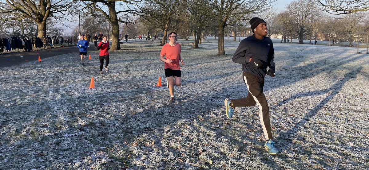 It was COLD!! But the runners soon warmed up (and the volunteers didn’t mind too much). Well done everyone at Hilly Fields today. #parkrun