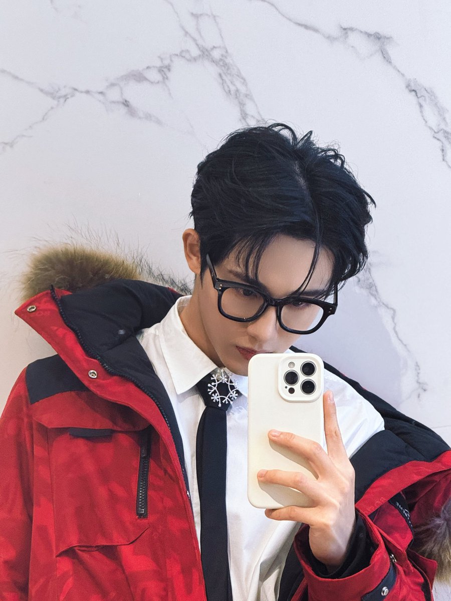 250111 WINWIN weibo update:

🔗weibo.com/6989390667/512…

"天台等你👋 "

#WINWINxBOSIDENG #WINWIN #DongSicheng