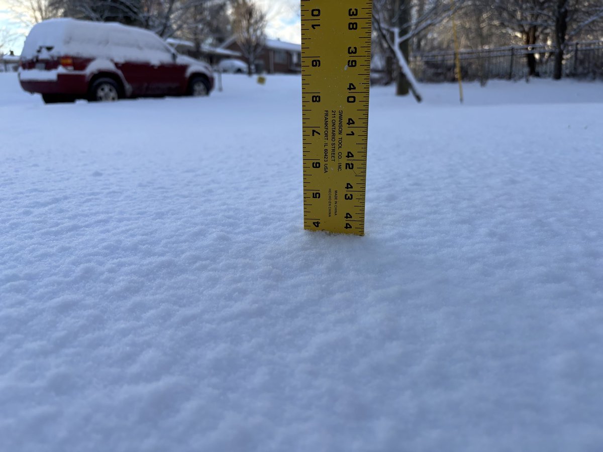 mbell390's tweet image. .@NWSBlacksburg Chatham received 3.75” of snow!