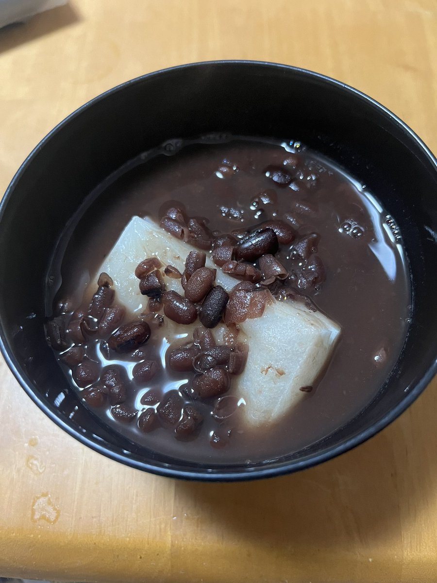 kamesenseiokap1's tweet image. 鏡開き

おしるこ
いただきます🙏

#鏡開き　#おしるこ