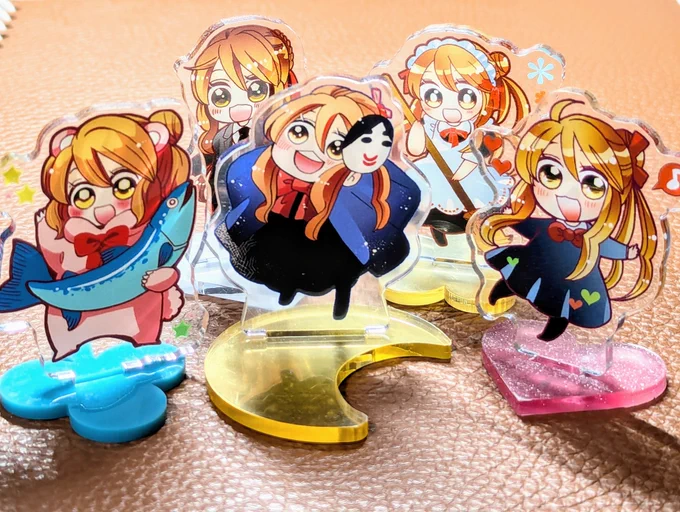 明けましておめでとうございます!!遅すぎる!!!すみません!!まだウォーターマーク?を学べてないのでとりあえずハルさんファイブに出動してもらいました。今年はたくさんハルさんたちと新作が描けるように頑張ります。今年もよろしくお願いします。 