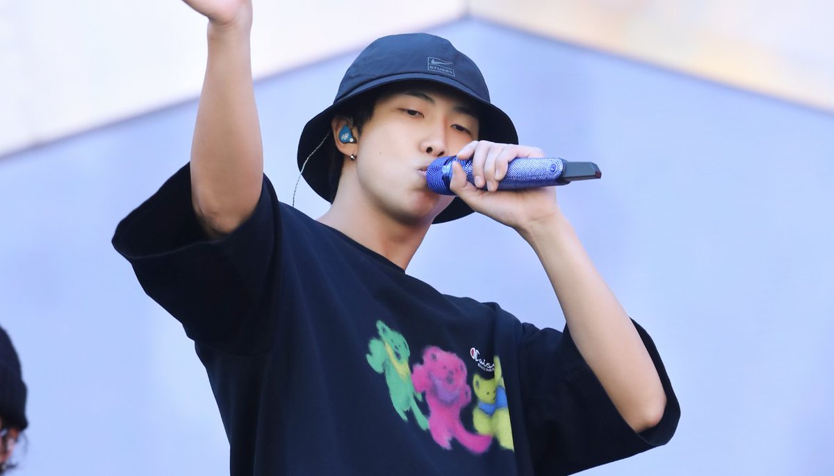 Bangtan7_Stream's tweet photo. and what do we say ? reply 👇 

NAMJOON BEST LEADER
NAMJOON BEST RAPPER
NAMJOON HISTORY MAKER
NAMJOON SOUL HEALER
NAMJOON OUR FOREVER LEGEND https://t.co/i5eImdIGuW
