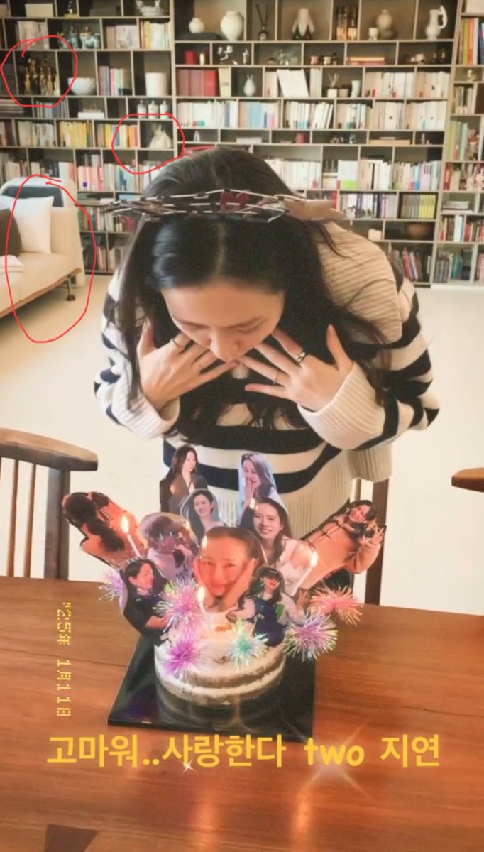 BinJinHand_22's tweet photo. #Yejinhand is the real Queen and #HyunBin is the real King. How they keep things on their  living area such as  trophies, cars, bunnies, figurines, book collections, their wedding  photo and also that Jakomo Sofa which #Husbin endorsement.🥰🥰🥰

#SonYeJin #Yejin #BinJin https://t.co/rFL8GsDmGd