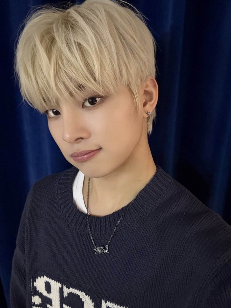 YOUNITE_twt's tweet photo. 🤍베이징 로맨뚜!🤍

#시온 #SION https://t.co/q5X11Yisr8