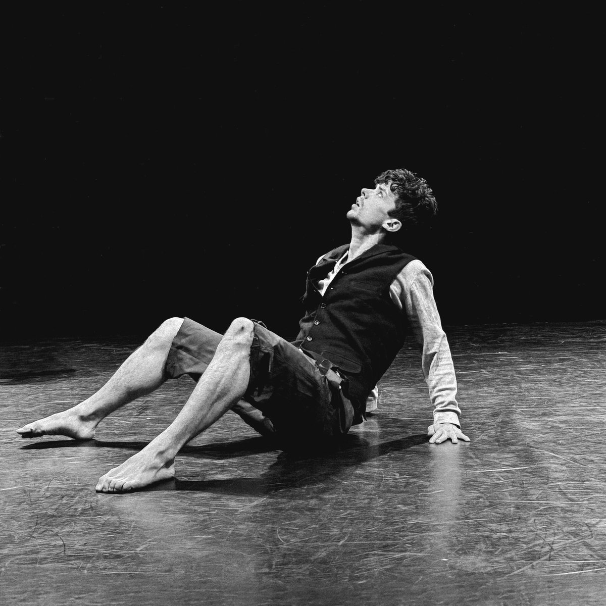 📸 Dancer Adam Davies in Eliot Smith’s PITMAN!

Don’t forget to get your tickets for next month’s performances across the #NorthEast and #TunbridgeWells

🎟️ BOOK TICKETS NOW: eliotsmithdance.com/pitman
