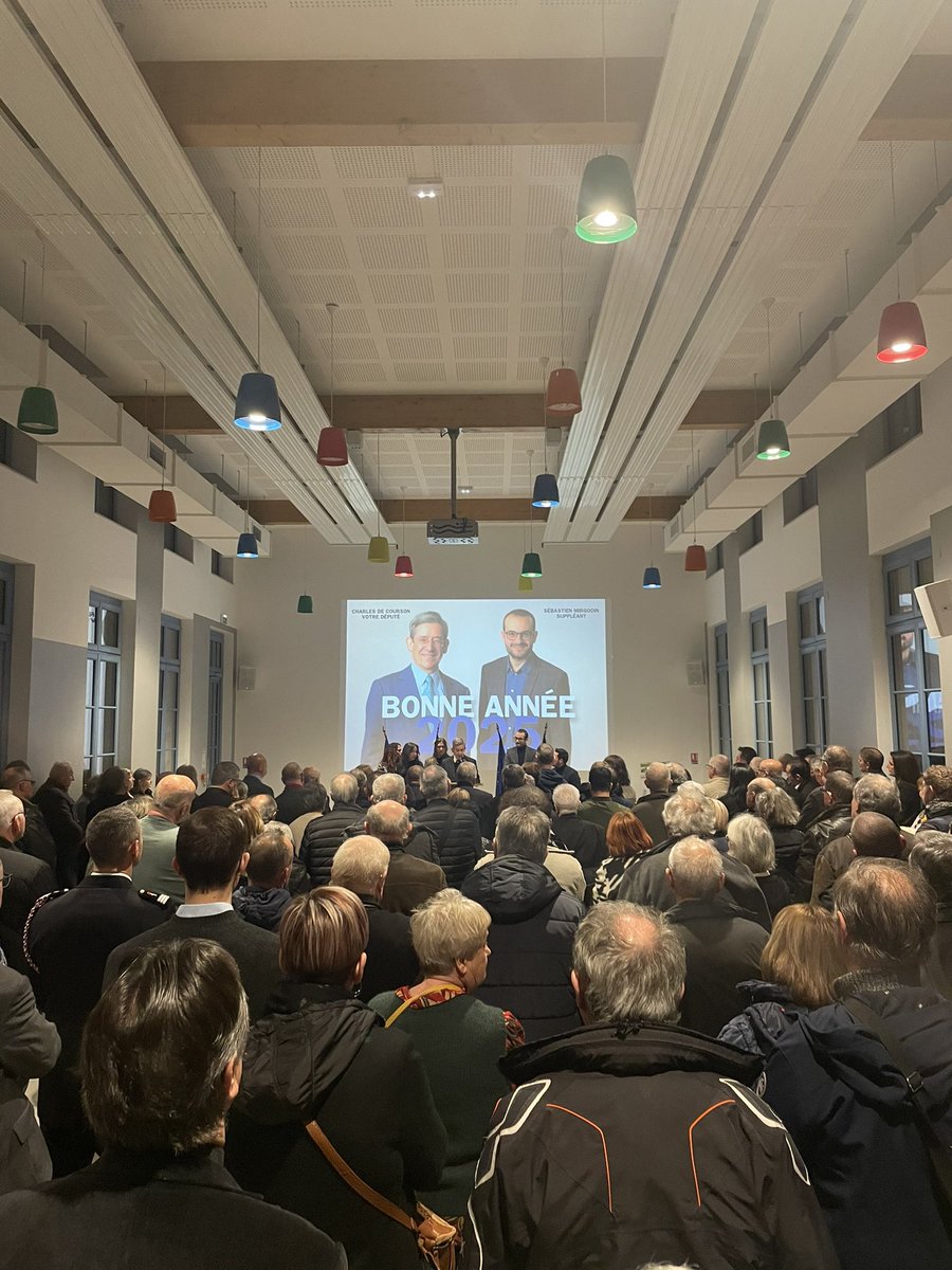 C_deCourson's tweet photo. ✨ Cérémonie des vœux 2025 
Un grand merci à toutes et à tous pour votre présence hier soir.

🔹 Soutenir l’économie locale 🔹 Redresser nos finances publiques 🔹 Agir pour l’unité démocratique

La France est un grand pays, elle saura se relever. Bonne année à tous ! 🇫🇷