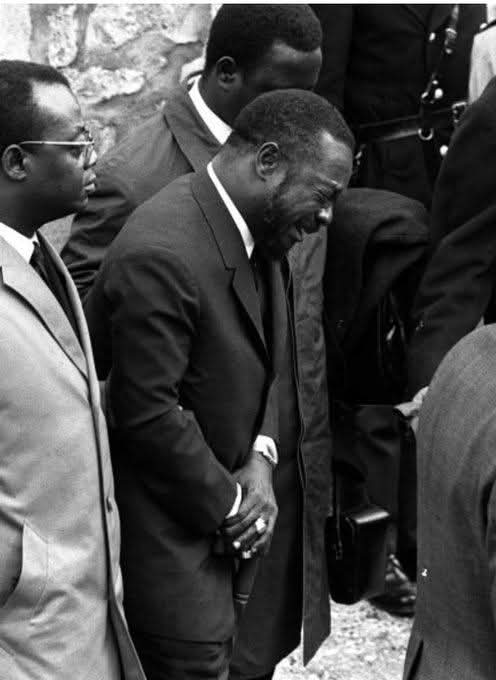 PastSpeaks's tweet photo. President Bokassa of Central African Republic cries during the burial of President Charles de Gaulle of France in 1970.

#InHistory https://t.co/mi4laq37Jo