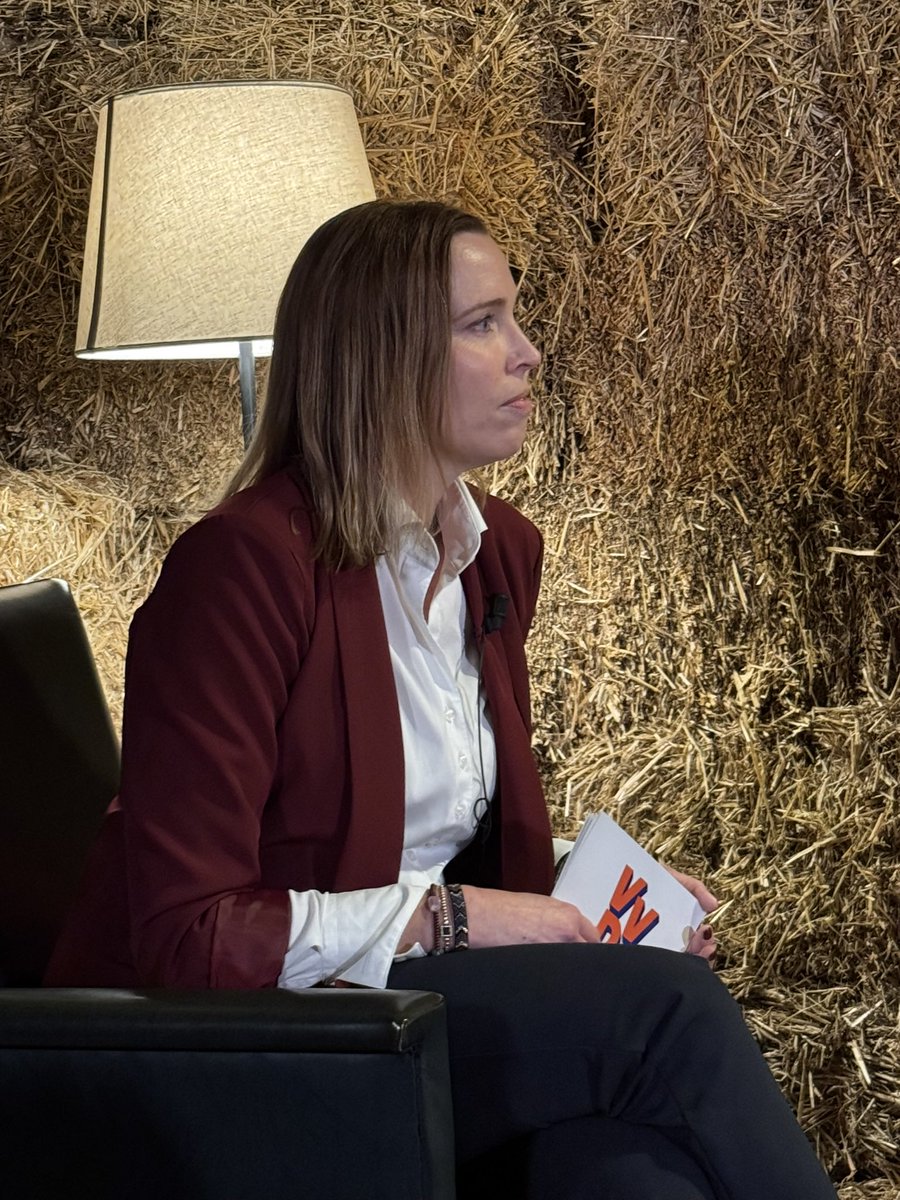 Hoe ik terugkijk op mijn politieke jaar aan de start van 2025?

Wat ik belangrijk vind? Elke dag weer een stap vooruit. “Zaadjes planten” houd ik van. Ik schreef erover op mijn website. Lees verder via de link.
trudievanthull.nl/1228-2/