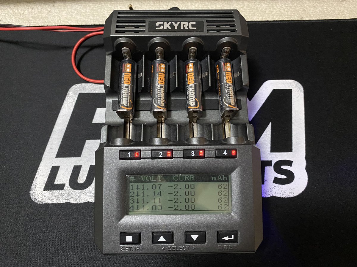 osabz_mini4wd's tweet photo. 放電を試す…絞り放電もやってみる
難解難解難解難解難解難解難解難解
さて何回言ったでしょうꉂ🤣𐤔ナンチャッテ
#SKYRC
#MC3000 https://t.co/97UrElmUdW
