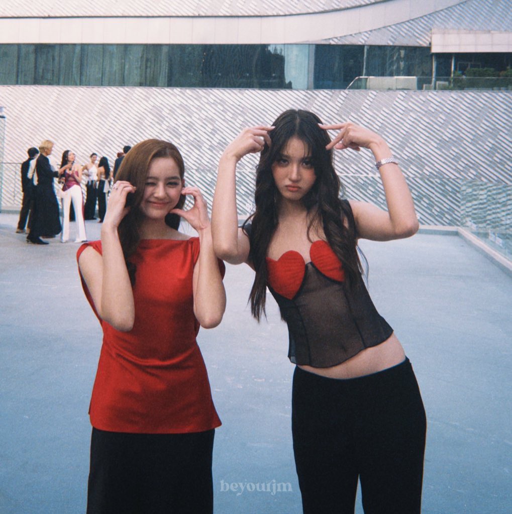 viewmimthinker's tweet image. first couple event of hopefully many 🤍

VM AT STOLEN OPENING
#stolenstores #ViewMim